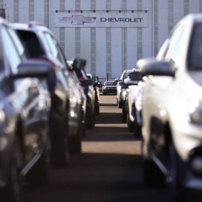 Produção e venda de veículos no Brasil caem em abril ante março