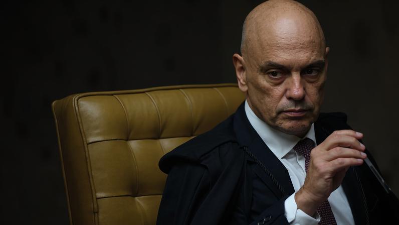 O ministro Alexandre de Moraes, do STF, votou nesta sexta-feira (15)