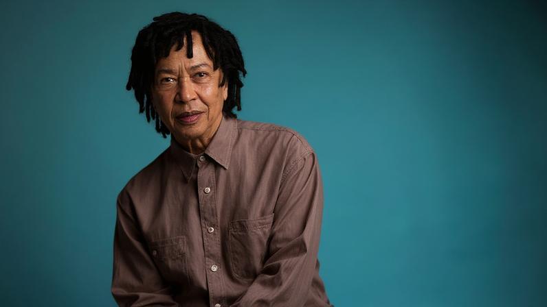 O cantor e compositor Djavan em retrato de divulgação da turnê 'Djavanear 50 anos. Só Sucessos'