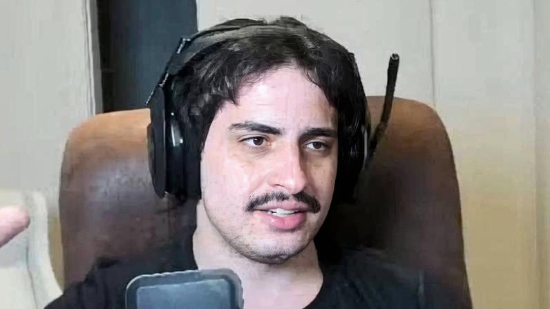 O youtuber Pedro Henrique Frade, conhecido como Orochinho