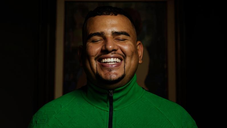 MC Leozinho ZS, que lidera o Spotify Brasil e quer abrir portas para artistas com deficiência