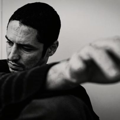 Gabriel Leone apresenta show do primeiro disco no Sesc 14 Bis