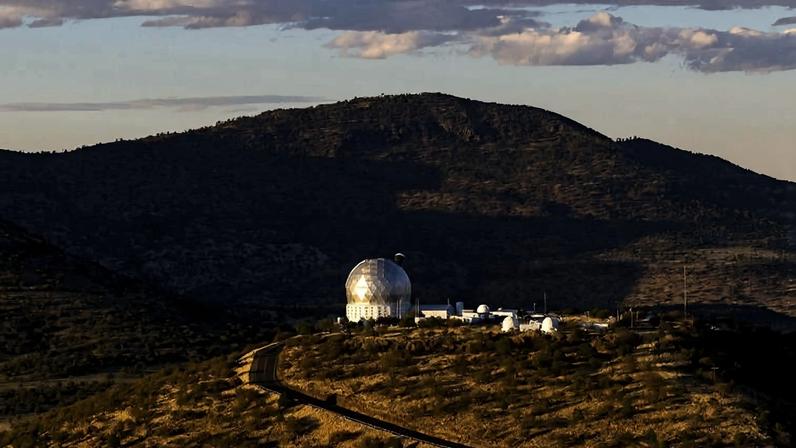 O céu noturno em Fort Davis, Texas, em 16 de abril de 2026. Na região de Big Bend, um portal para o universo primitivo é possibilitado pela maior reserva de céu escuro da Terra