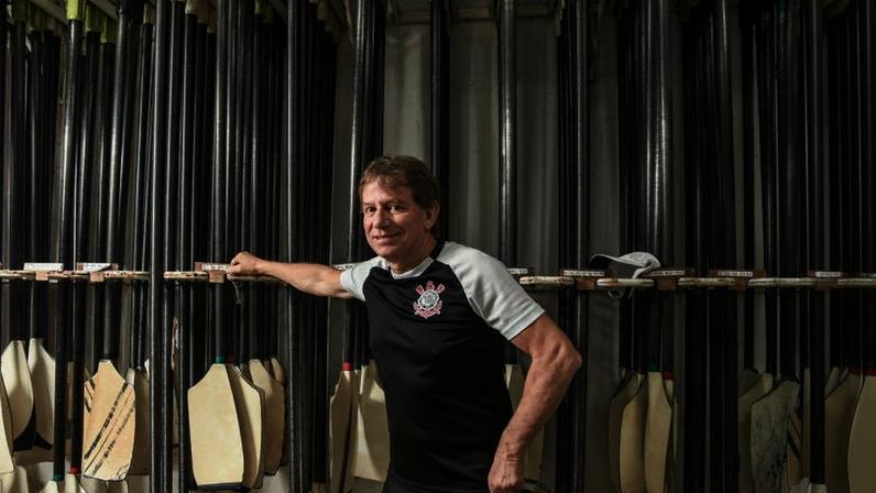 Giovanni Cardoso antes de treino da equipe de remo do Corinthians, na raia olímpica da USP