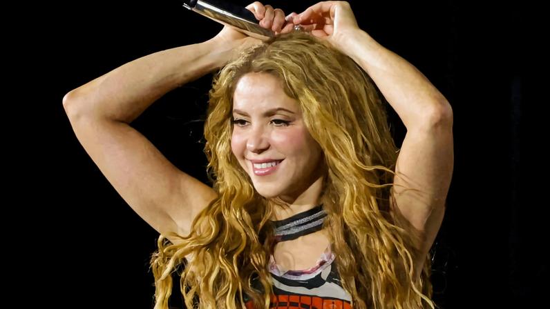 Shakira durante passagem de som para seu show gratuito na praia de Copacabana