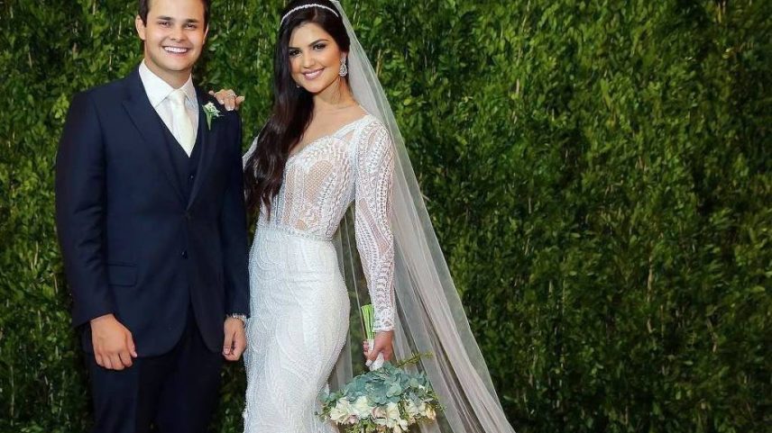 O cantor Matheus Aleixo e a modelo Paula Aires no dia do casamento