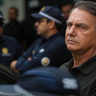 Bolsonaro evolui bem após cirurgia no ombro, informa hospital