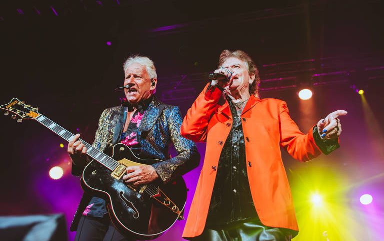 Graham Russell (à esq.) e Russell Hitchcock, do Air Supply, que fará três apresentações no Brasil em 2026