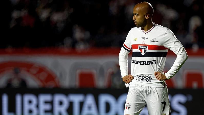 Lucas Moura durante partida da Copa Libertadores 2025 em Quito, no Equador