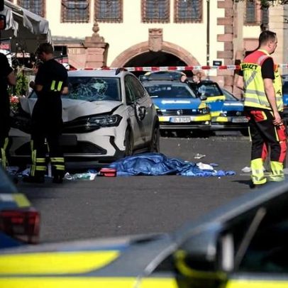 Carro atropela multidão no centro de Leipzig, dois mortos
