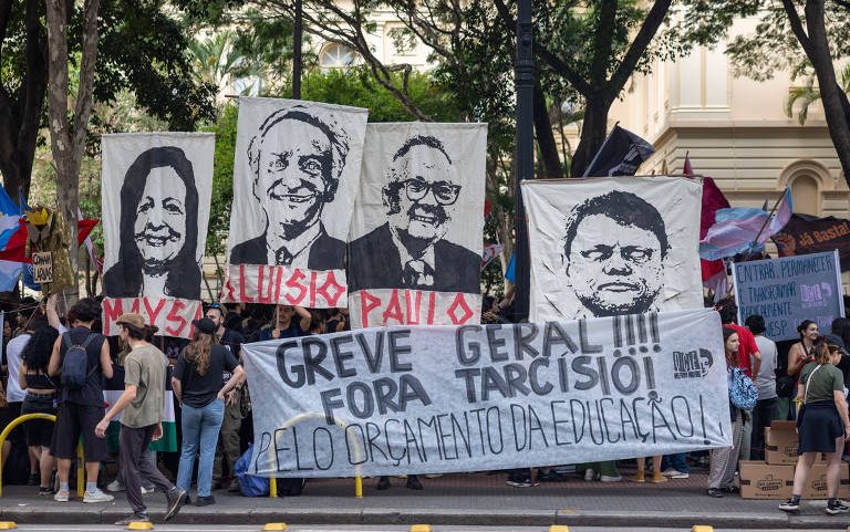 Estudantes das universidades estaduais de São Paulo protestam contra reitores e governador - Danilo Verpa / Folhapress