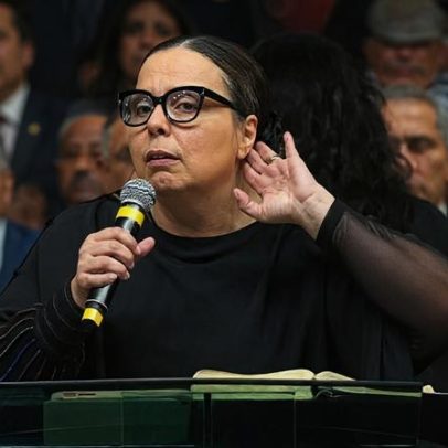 Pastora rompe silêncio sobre abuso na igreja durante congresso Gideões