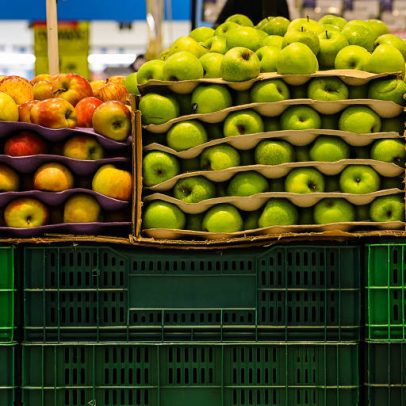 Produtos básicos ajudam a conter a inflação dos alimentos em abril