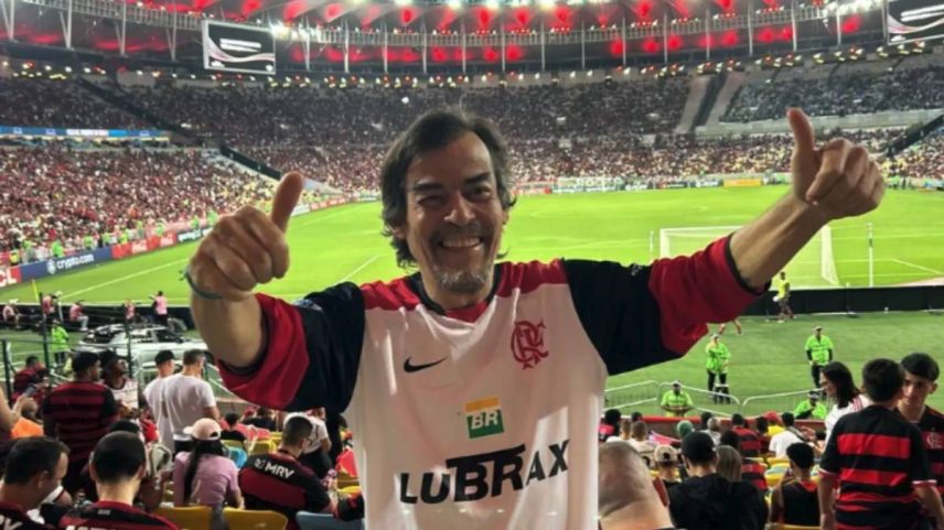 Arthur Mühlenberg em meio à torcida do Flamengo no Maracanã --- Arquivo pessoal