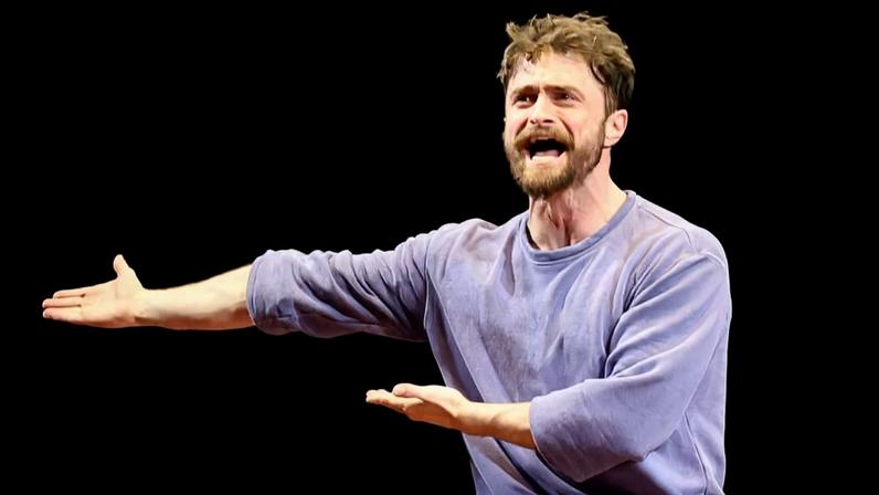Daniel Radcliffe em cena da peça 'Every Brilliant Thing'