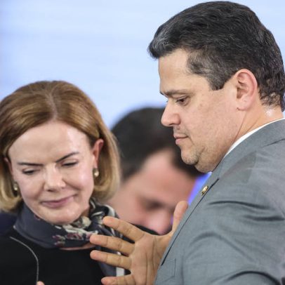 Gleisi Hoffmann comenta Alcolumbre e diz que governo não pode ter inimigo dentro