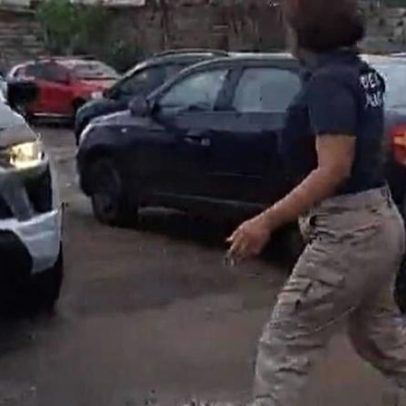 Policiais civis recuperam carro à força no pátio da prefeitura do Rio