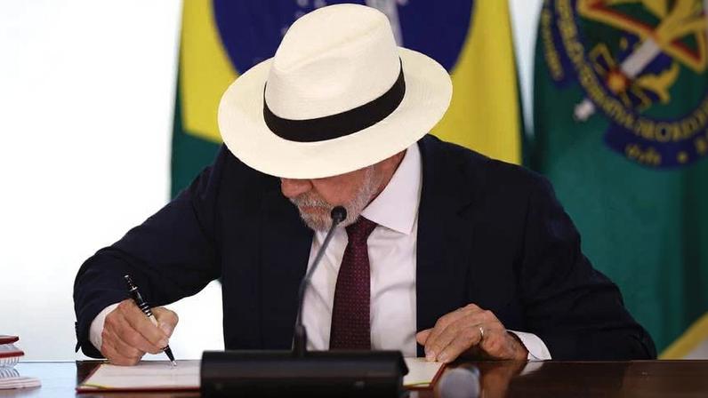 Presidente Lula assina decreto de promulgação do Acordo de Comércio entre União Europeia e Mercosul