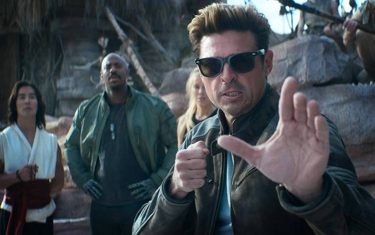 Karl Urban, à frente, Ludi Lin, Mehcad Brooks e Jessica McNamee em cena do filme 'Mortal Kombat 2'