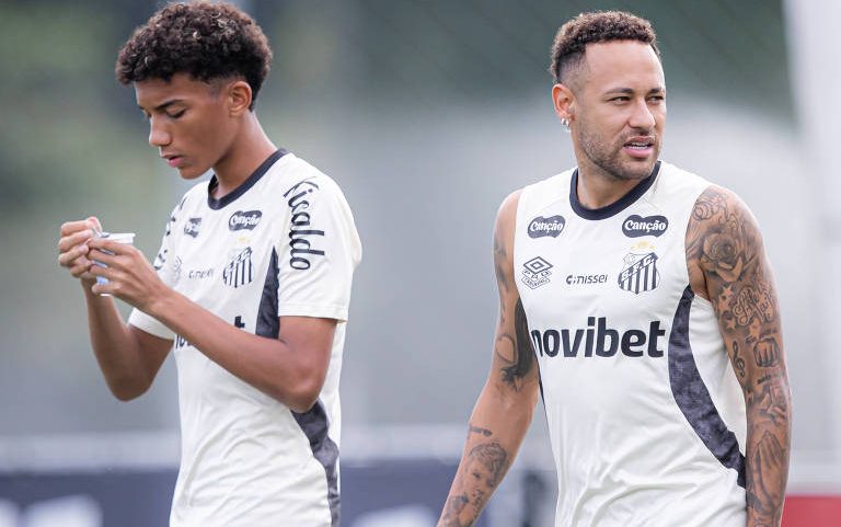 Robinho Júnior e Neymar, em treinamento do Santos