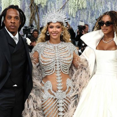 Mãe de Beyoncé emociona-se com estreia da neta no Met Gala