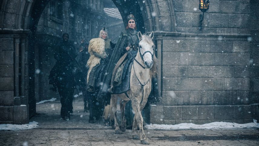 Rosalinde Mynster, que vive a rainha Brunhild na série 'A Guerra dos Reinos'