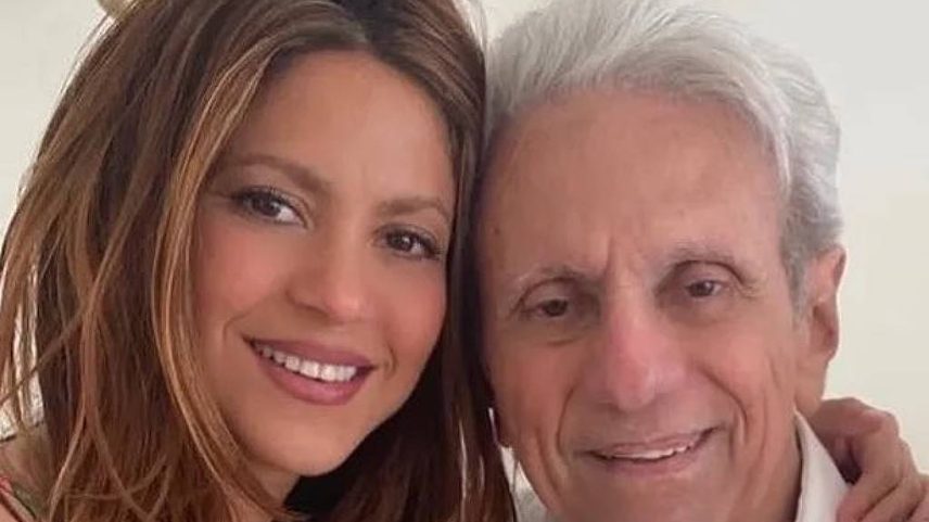 Shakira tem viajado com frequência para ficar perto do pai Mebarak na Colômbia