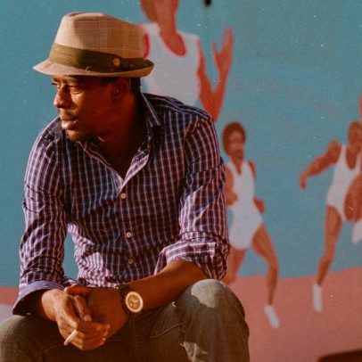 Seu Jorge mostra lado sofisticado em álbum lançado ao longo de 16 anos