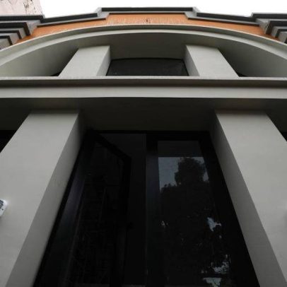 Cinema de rua em Belém volta a funcionar após restauração histórica