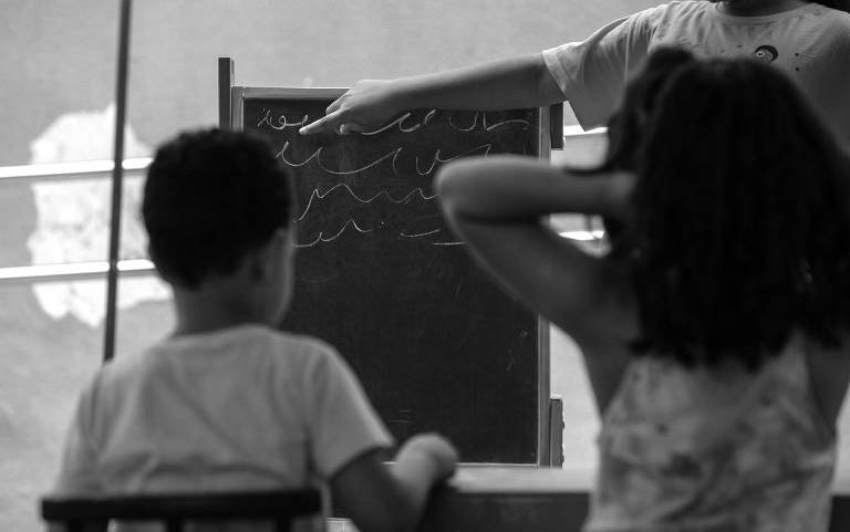 Crianças participam de programa de acolhimento a vítimas de estupro, em Campo Grande (MS)