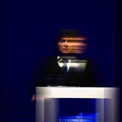 Milei enfrenta crise na Argentina com escândalos e inflação alta