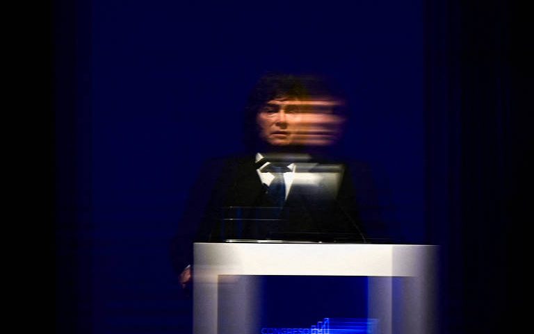 Presidente argentino Javier Milei durante evento de negócios em Buenos Aires