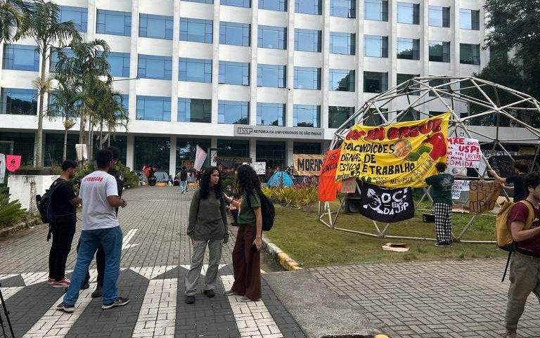 Alunos tomam reitoria da USP - Felipe Iruatã / Folhapress