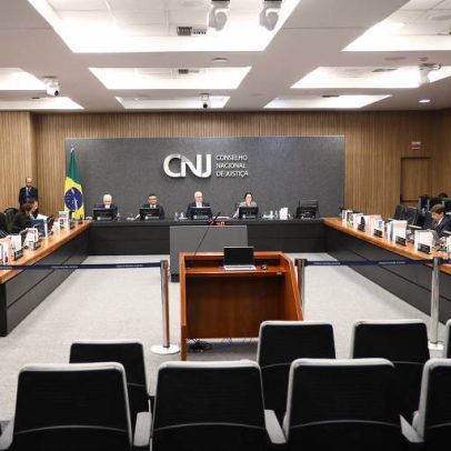 Juiz e promotor receberão R$ 16 mil por acúmulo de função mesmo com licença