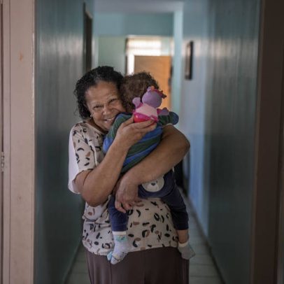 Mães sociais transformam acolhimento temporário em lar estável