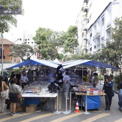 Feira do Livro da Rocha cresce e transforma ruas em festival cultural