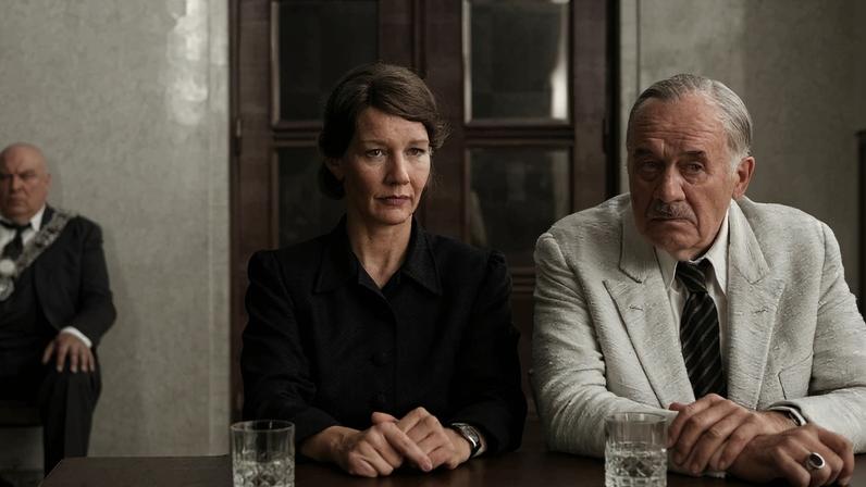 Cena do filme 'Fatherland', de Pawel Pawlikowski
