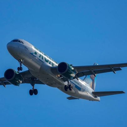 Avião atinge pessoa durante a decolagem em aeroporto dos EUA