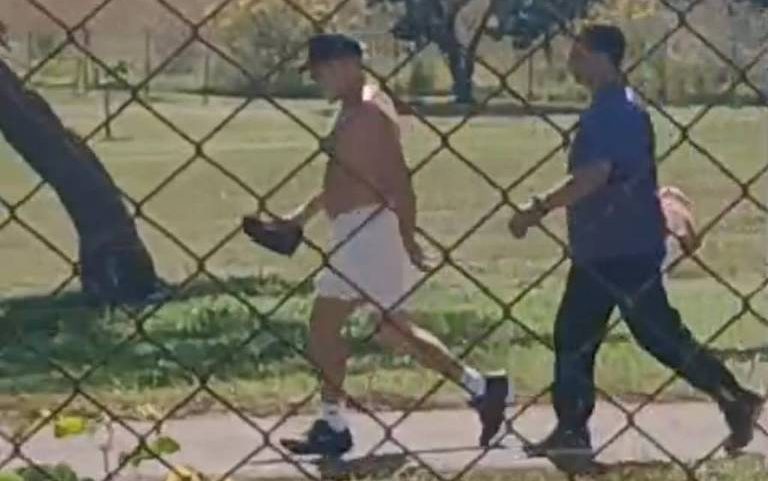 Captura de tela de vídeo do presidente Lula fazendo caminhada na Granja do Torto neste domingo (10), em Brasília.