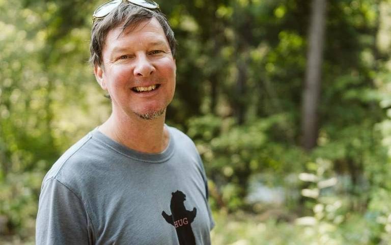 Lorne Warburton pegou o hantavírus há três anos e diz que tem sorte de estar vivo