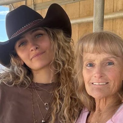 Filha de Michael Jackson mostra fotos raras da mãe no Dia das Mães