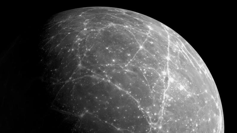 A superfície de Mercúrio, com a qual um exoplaneta recém-identificado pode se parecer