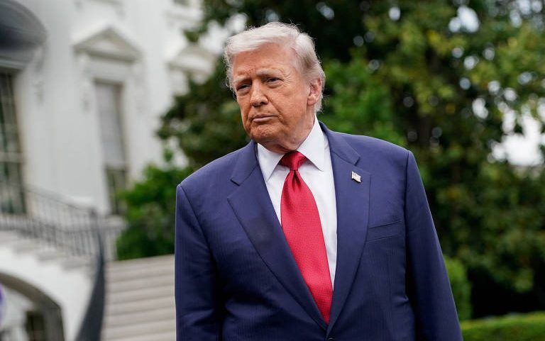 Presidente dos Estados Unidos, Donald Trump, fala com repórteres na Casa Branca, em Washington
