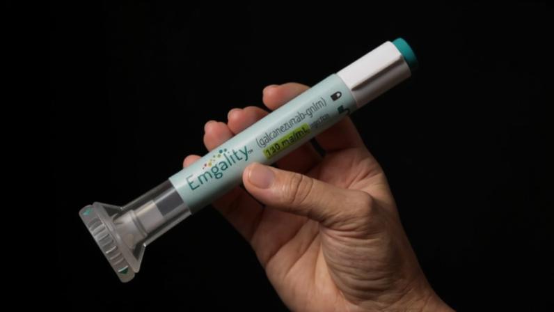 Foto de apresentação do remédio Emgality para prevenir enxaqueca, da Eli Lilly