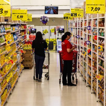 Inflação cai para 0,67% em abril, com alimentos e gasolina pressionando