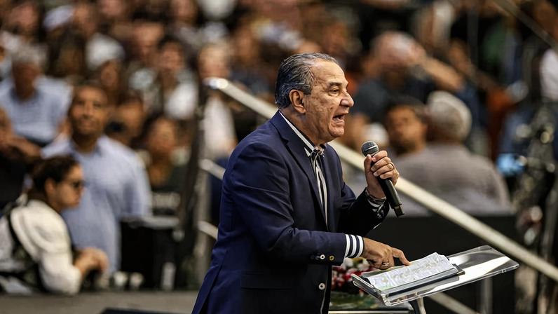 Pastor Silas Malafaia durante culto no Rio de Janeiro