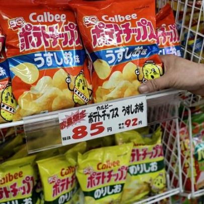 Guerra leva maior fabricante de salgadinhos do Japão a alterar cor de embalagem