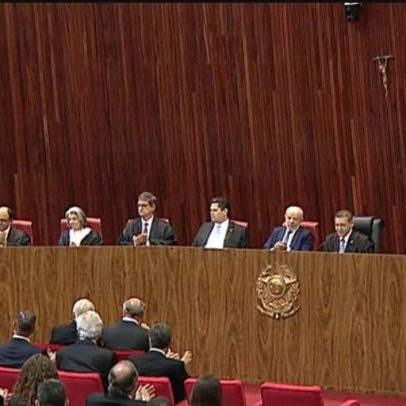 Alcolumbre não aplaude Messias na posse do TSE; Messias recebe aplausos