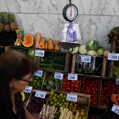Inflação na Argentina cai para 2,6% após 10 meses de aceleração