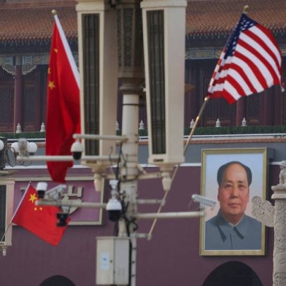 Presidente dos EUA visita a China pela primeira vez em desvantagem